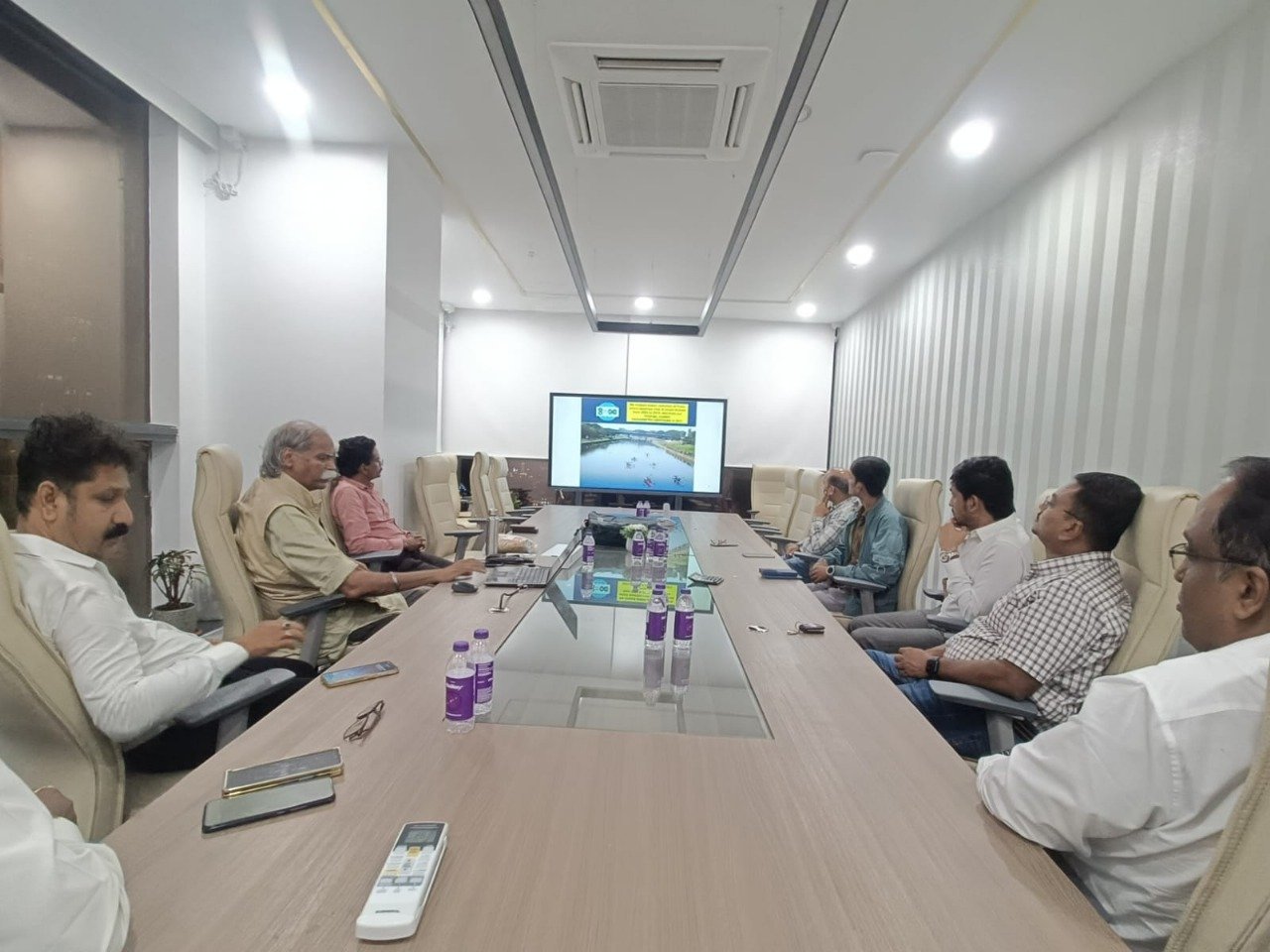 Drith Infra presenting coastline resilience work in a meeting room